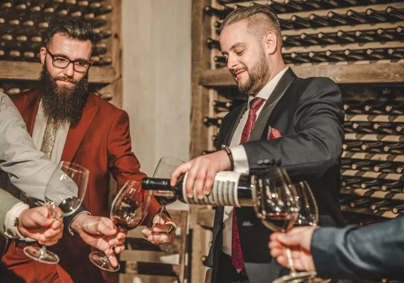 Solitude as Method: The Inner Life of the Sommelier and the Auteur Filmmaker